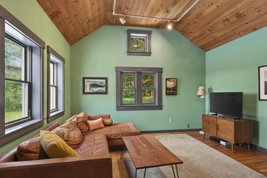Pleasant View Farm is a rare coastal Maine retreat, offering - photo 14
