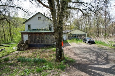A fisherman's paradise with extremely private frontage along the - photo 29