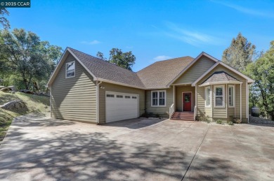 Lake Home For Sale in Penn Valley, California
