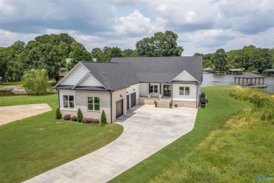 Lake Home For Sale in Gadsden, Alabama