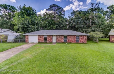 Investment Opportunity with Strong Income Potential! This - photo 1