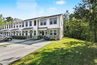 Luxury meets affordability! This stunning townhome is turn key - photo 31