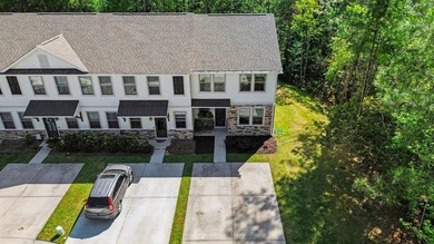 Luxury meets affordability! This stunning townhome is turn key - photo 38