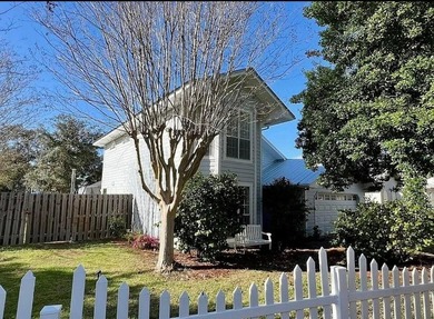 Welcome to coastal luxury in the charming, non-rental community - photo 3