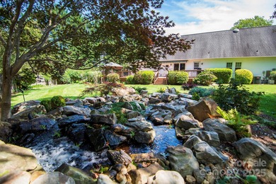 (private lake, pond, coastal) Home For Sale in Hendersonville North Carolina