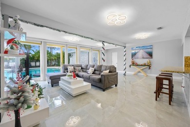 Welcome to paradise. East Hollywood's most desirable zip code - photo 16