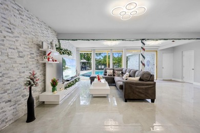 Welcome to paradise. East Hollywood's most desirable zip code - photo 18