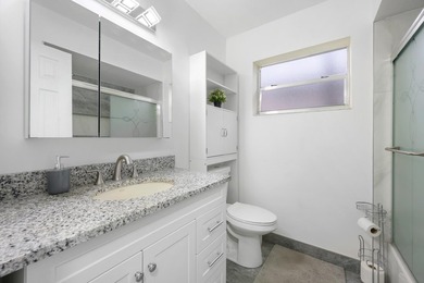 Welcome to paradise. East Hollywood's most desirable zip code - photo 26