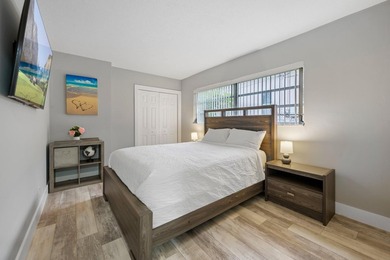 Welcome to paradise. East Hollywood's most desirable zip code - photo 27