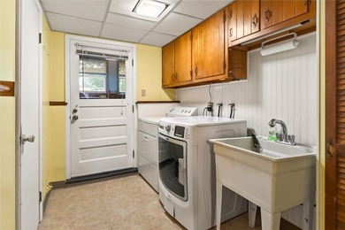Welcome home to this spacious 3-bedroom, 1.5-bath split-level - photo 33
