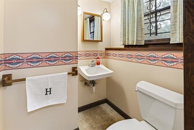 Welcome home to this spacious 3-bedroom, 1.5-bath split-level - photo 34