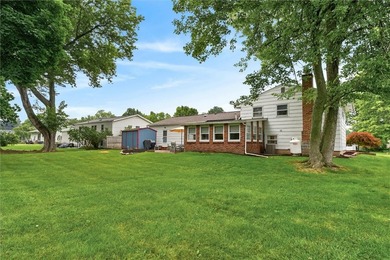 Welcome home to this spacious 3-bedroom, 1.5-bath split-level - photo 47