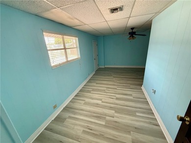 Welcome to this conveniently located 3-bedroom, 2-bath home - photo 12