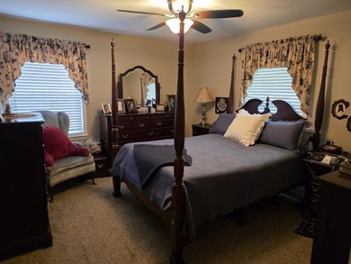 Located in the highly desirable Lake Lorraine Estates community - photo 12