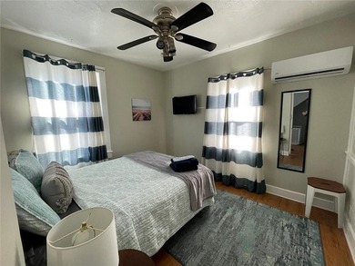 Incredible downtown location! Steps away from downtown Newport - photo 17