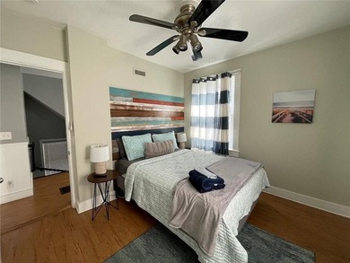 Incredible downtown location! Steps away from downtown Newport - photo 18