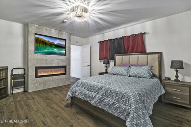 Could this be your dream home? Fully renovated with charming - photo 21