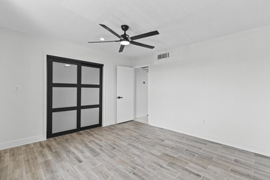 Rarely available! This stunning 2-bedroom, 2-bath corner unit in - photo 21