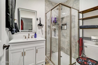 Could this be your dream home? Fully renovated with charming - photo 22
