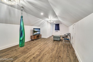 Could this be your dream home? Fully renovated with charming - photo 24