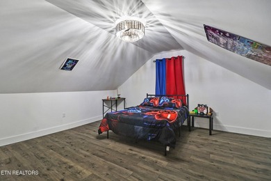 Could this be your dream home? Fully renovated with charming - photo 25