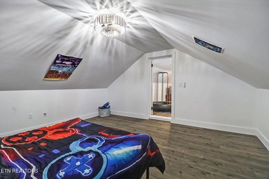 Could this be your dream home? Fully renovated with charming - photo 26