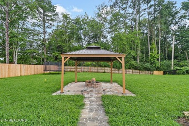 Could this be your dream home? Fully renovated with charming - photo 28