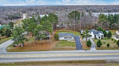 Could this be your dream home? Fully renovated with charming - photo 32