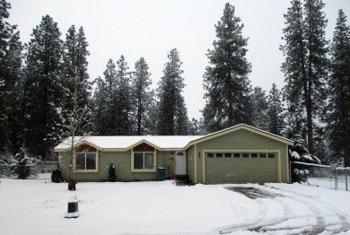 Lake Home For Sale in Chiloquin, Oregon