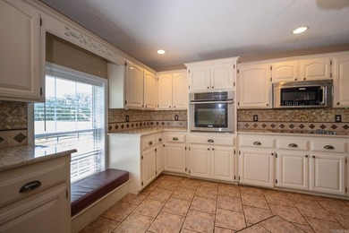 Welcome to this stunning Southern estate on 20 picturesque acres - photo 11