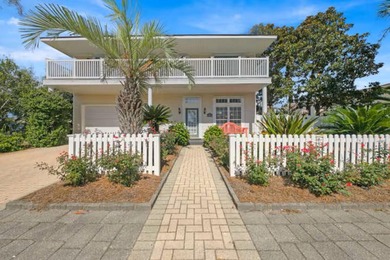 Turnkey, fully furnished and income-producing, this Destin - photo 1
