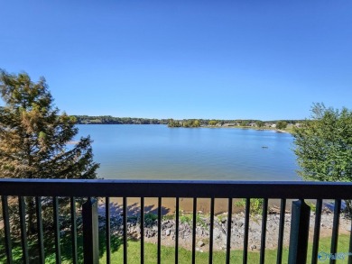 Lake Condo For Sale in Athens, Alabama