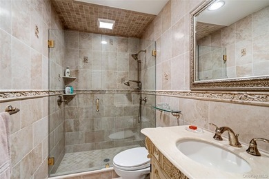 Nestled on a quiet cul-de-sac within the prestigious Estates I - photo 16