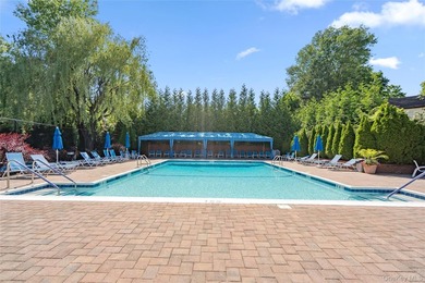 Nestled on a quiet cul-de-sac within the prestigious Estates I - photo 19