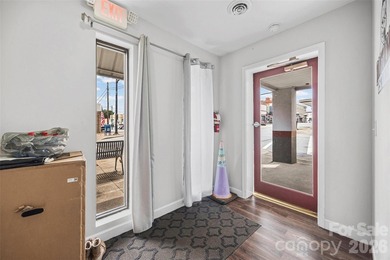 Turnkey student housing investment near USC-Union, fully leased - photo 4