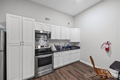 Turnkey student housing investment near USC-Union, fully leased - photo 5