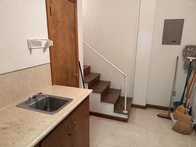 This nice 2800 sf church building is ready for whatever use you - photo 14