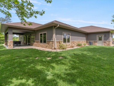 This beautiful Blueberry Pines Estates home has a private, end - photo 6