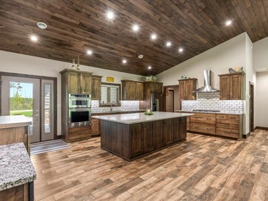 This beautiful Blueberry Pines Estates home has a private, end - photo 8