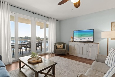 Welcome to this well-kept, updated Laketown Wharf residence - photo 3