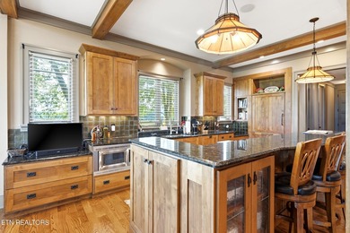 Welcome to 593 Old Barn Lane, a distinguished Craftsman - photo 14