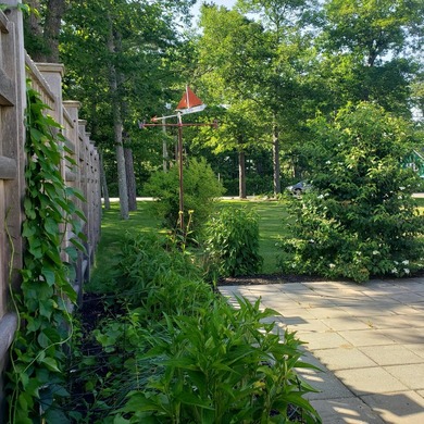 So many property descriptions begin by typifying homes as - photo 21