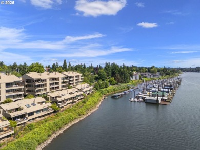 Lake Condo For Sale in Portland, Oregon