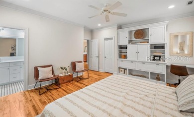 Nestled on a quiet dead-end street in the highly sought-after - photo 22