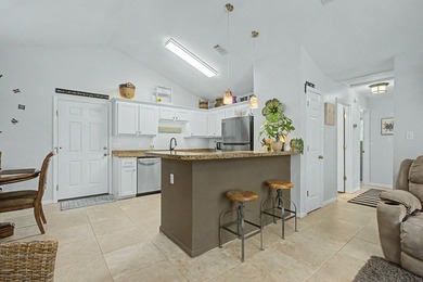 Waterfront on Lake Talquin! Plenty of room to spread out on a - photo 27