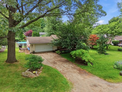 Just outside downtown Howell, this lovingly curated ranch is a - photo 31