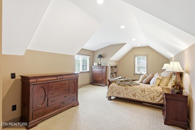 Welcome to 593 Old Barn Lane, a distinguished Craftsman - photo 36