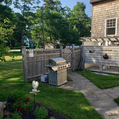 So many property descriptions begin by typifying homes as - photo 38