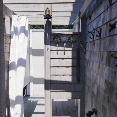 So many property descriptions begin by typifying homes as - photo 40
