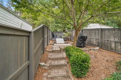Nestled on a quiet dead-end street in the highly sought-after - photo 42